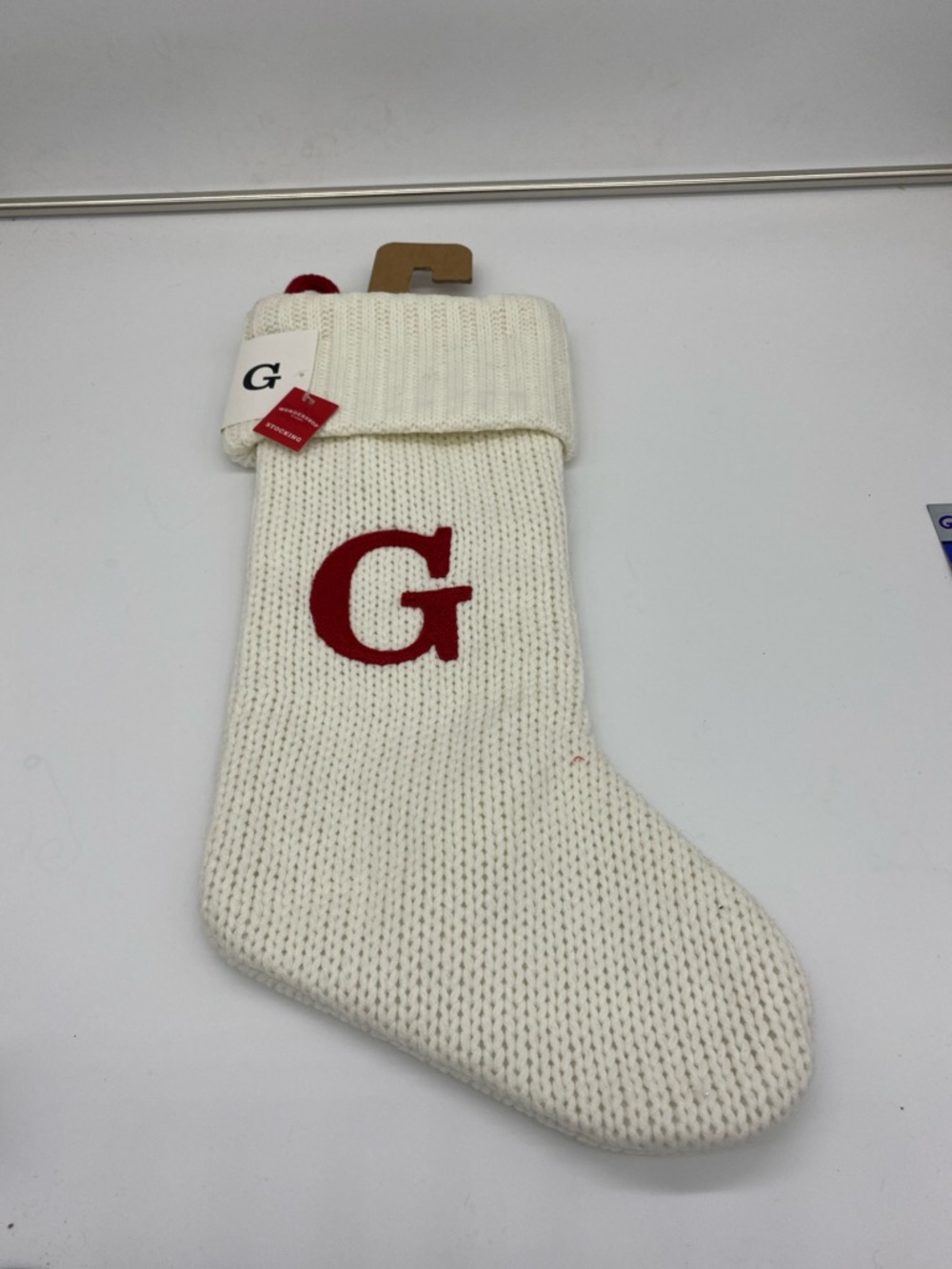 Wondershop Stocking letter G new color white/red